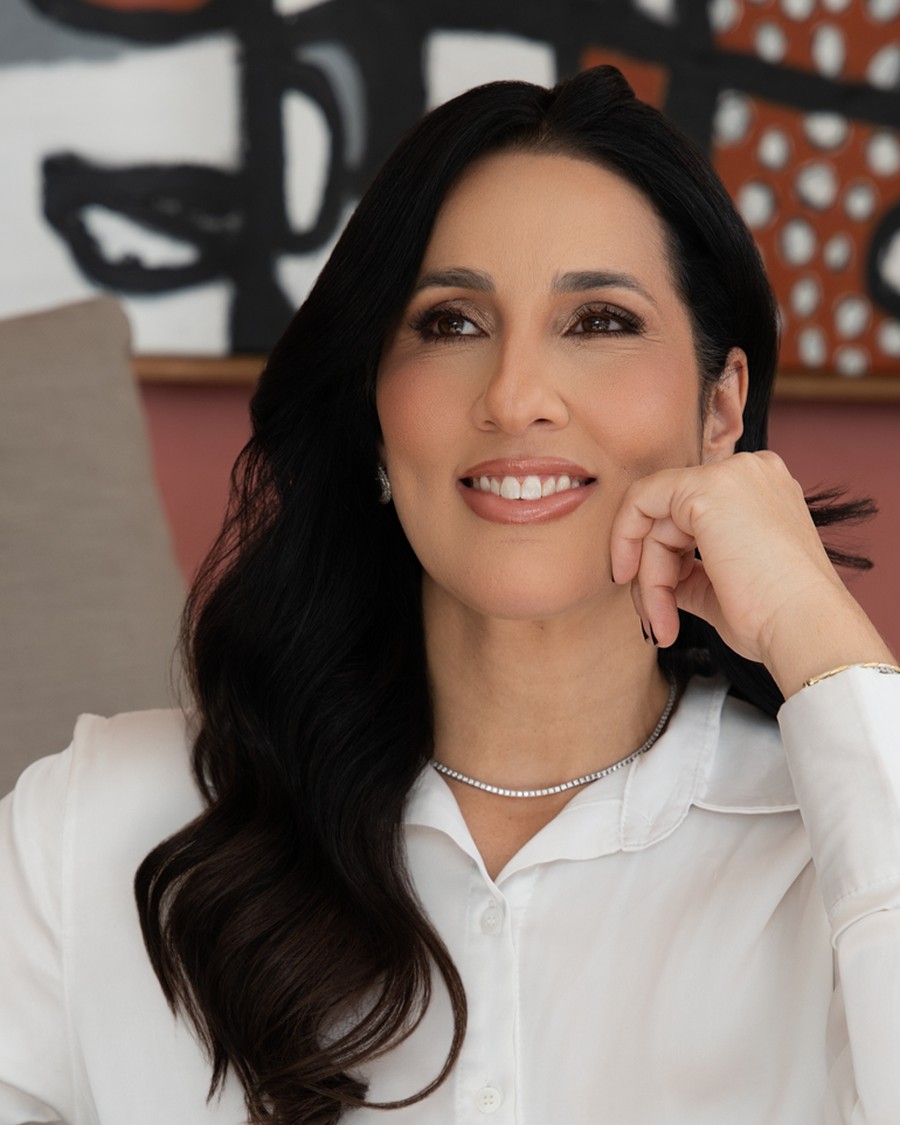 Retrato de Carolina Barreto sorrindo